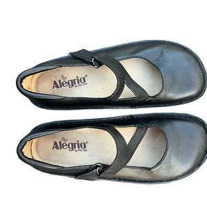 ALEGRIA DAYNA JET LUSTER MARY JANES WITH LEATHER UPPERS AND LINING